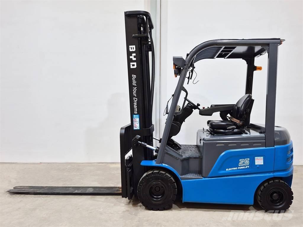 BYD ECB25C شاحنات ذات رافعات شوكية تعمل بالكهرباء