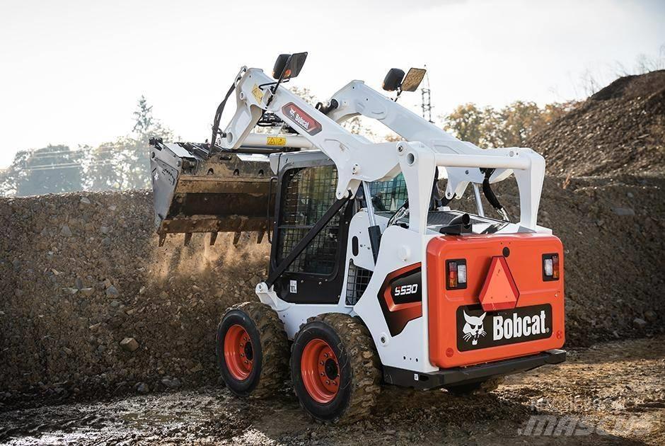 Bobcat S 530 لوادر انزلاقية التوجيه