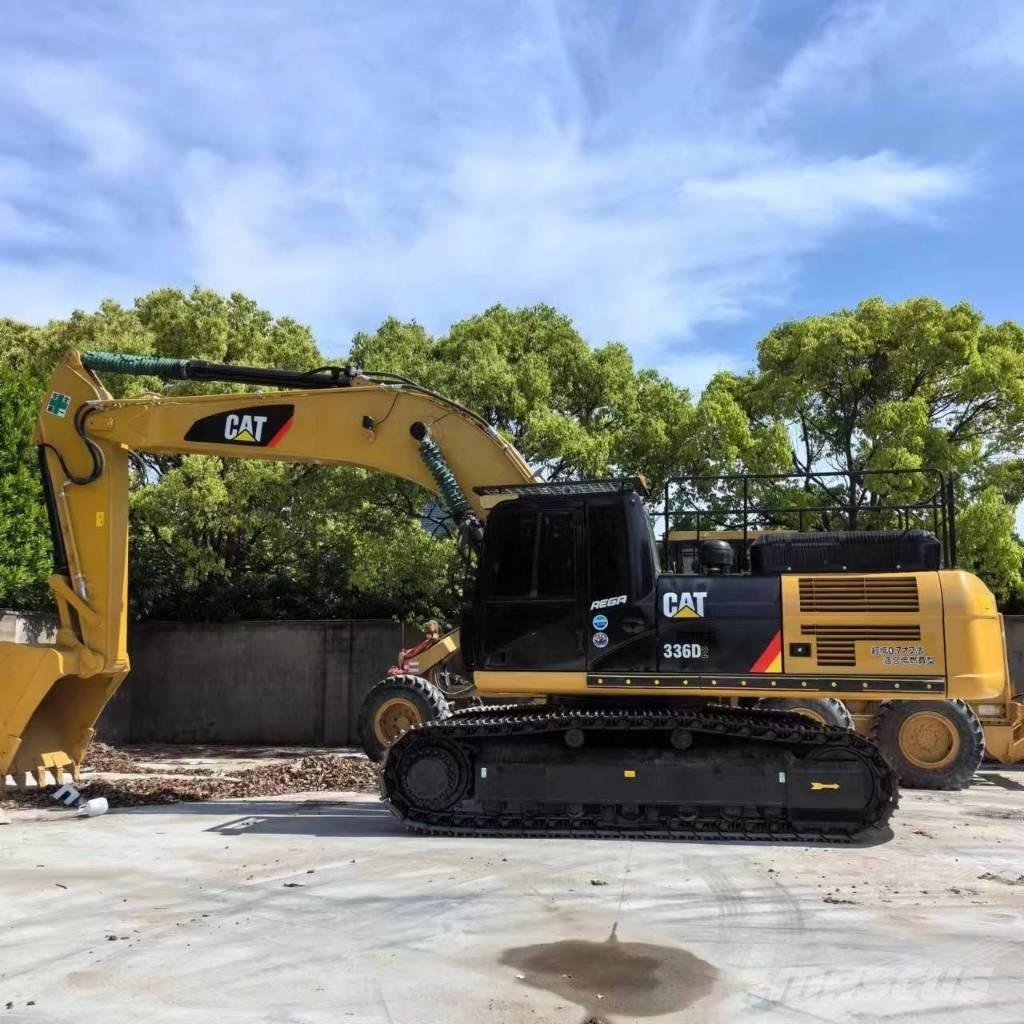 CAT 336 D حفارات زحافة