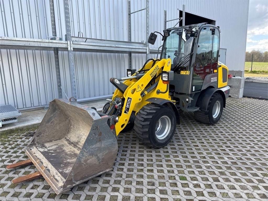 Wacker Neuson WL32 لوادر بعجل