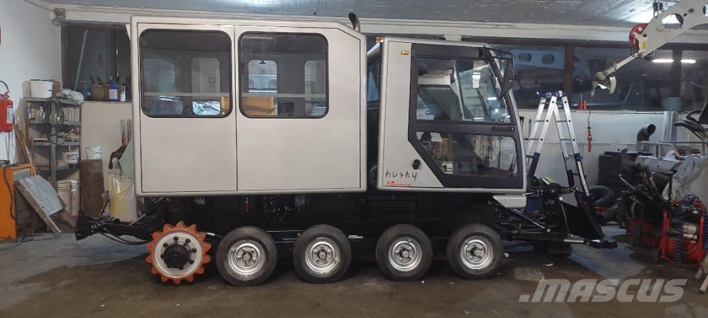 Prinoth Husky كاسحات جليد