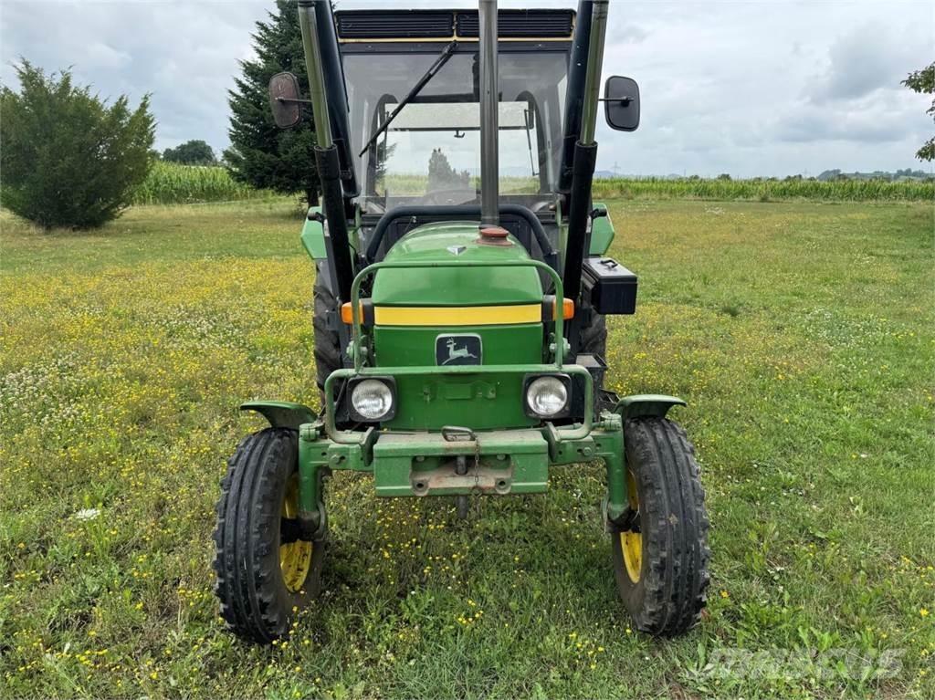 John Deere 1040 S الجرارات