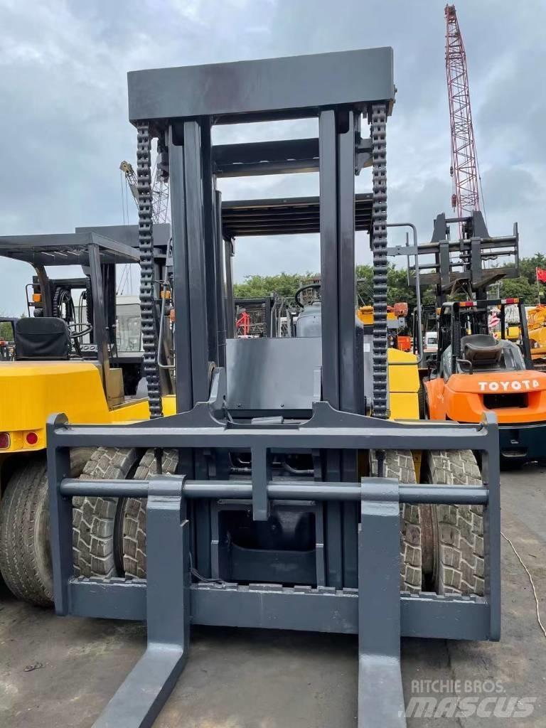 Komatsu 20 ton شاحنات الديزل