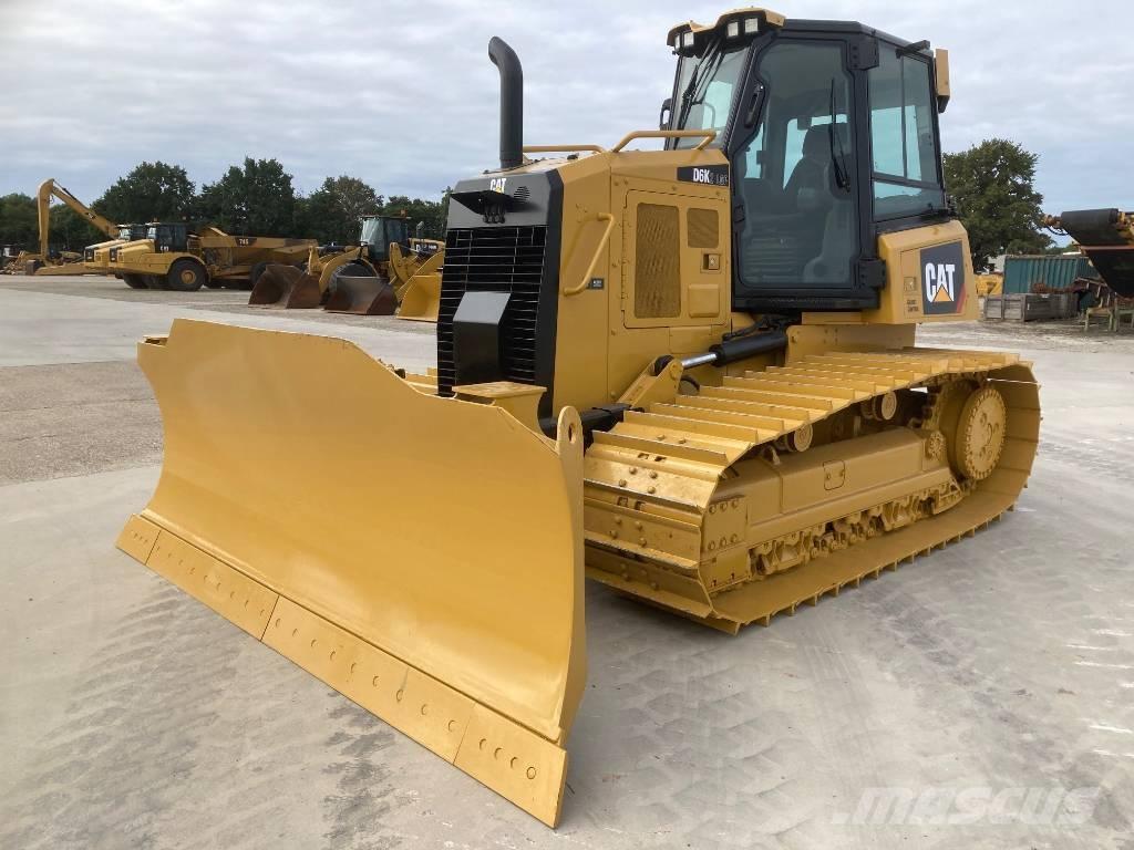 CAT D 6 K 2 LGP بلدوزرات مجنزرة