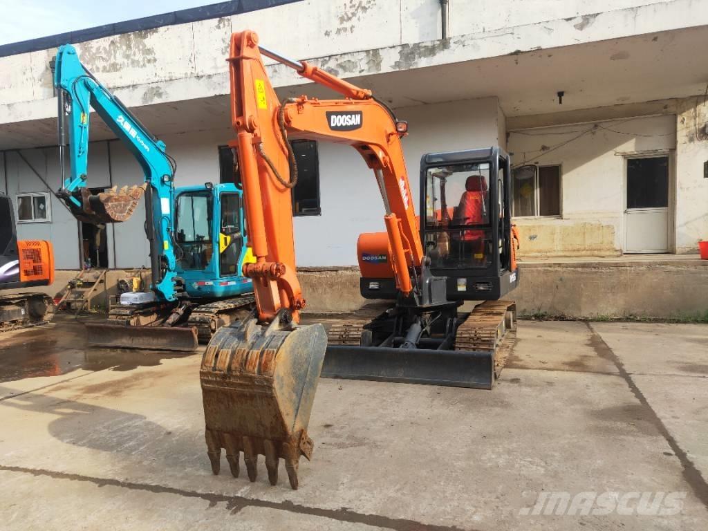 Doosan DH55 حفارات صغيرة أقل من 7 طن (حفارات صغيرة)