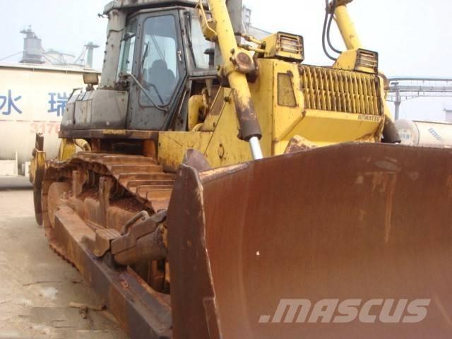 Komatsu d155a-2 بلدوزرات مجنزرة