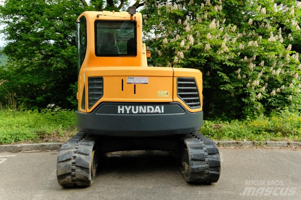 Hyundai R80CR-9 حفارات وسط 7 طن - 12 طن