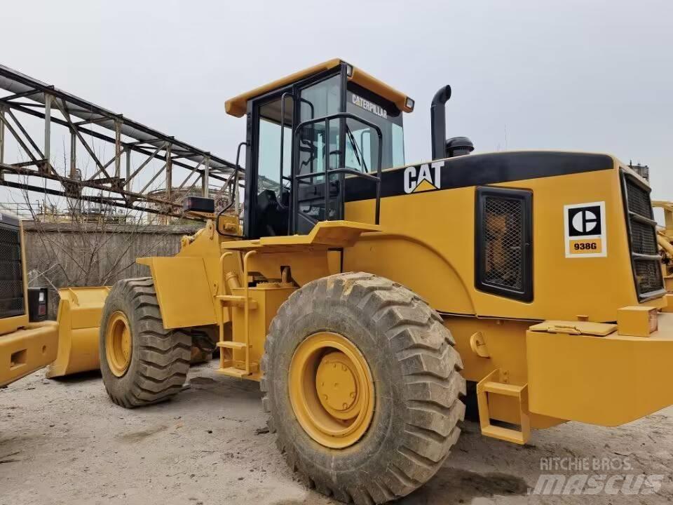 CAT 938 F لوادر بعجل