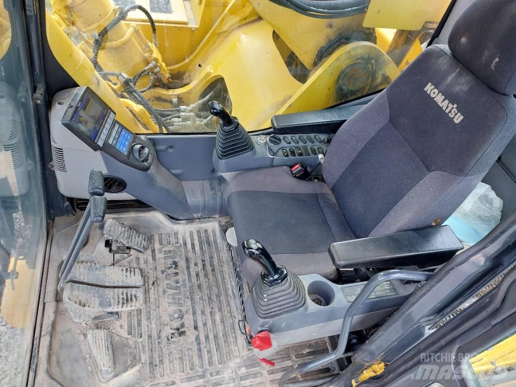 Komatsu PC700LC-11 حفارات زحافة