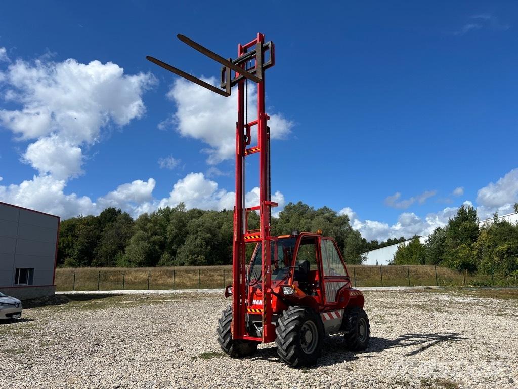 Manitou M30-4 ST3B شاحنات الديزل