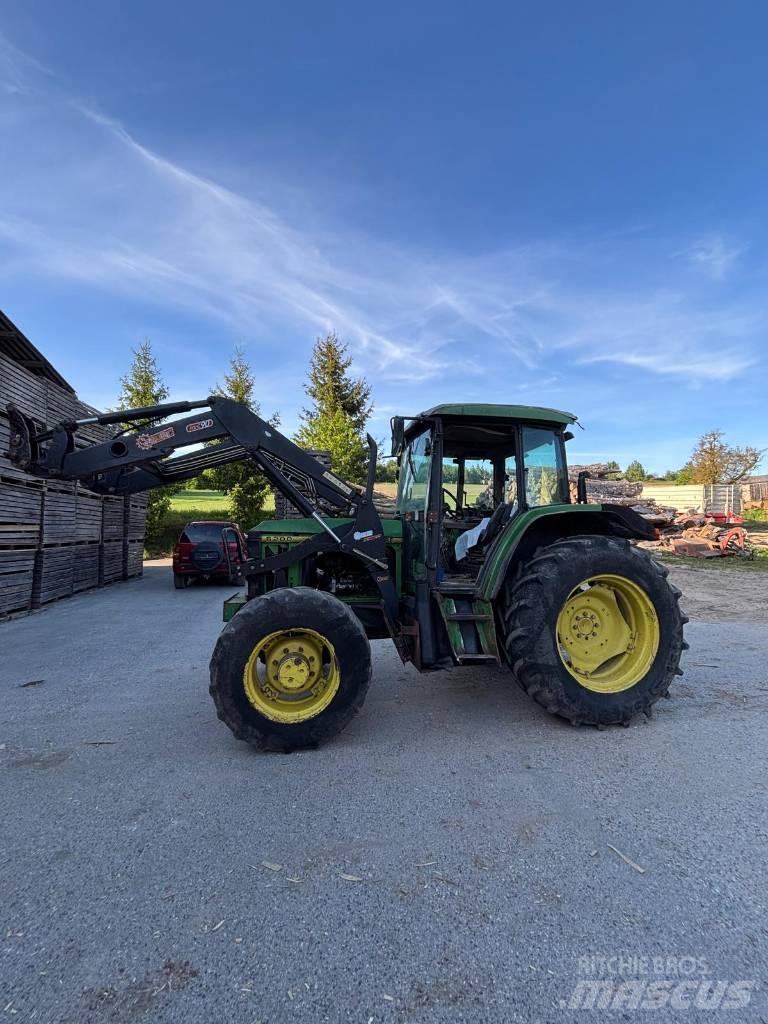 John Deere 6200 الجرارات