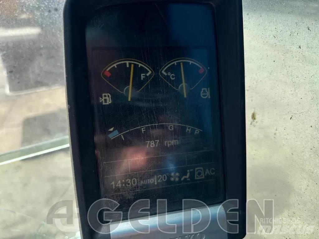 Volvo EC240CL حفارات زحافة