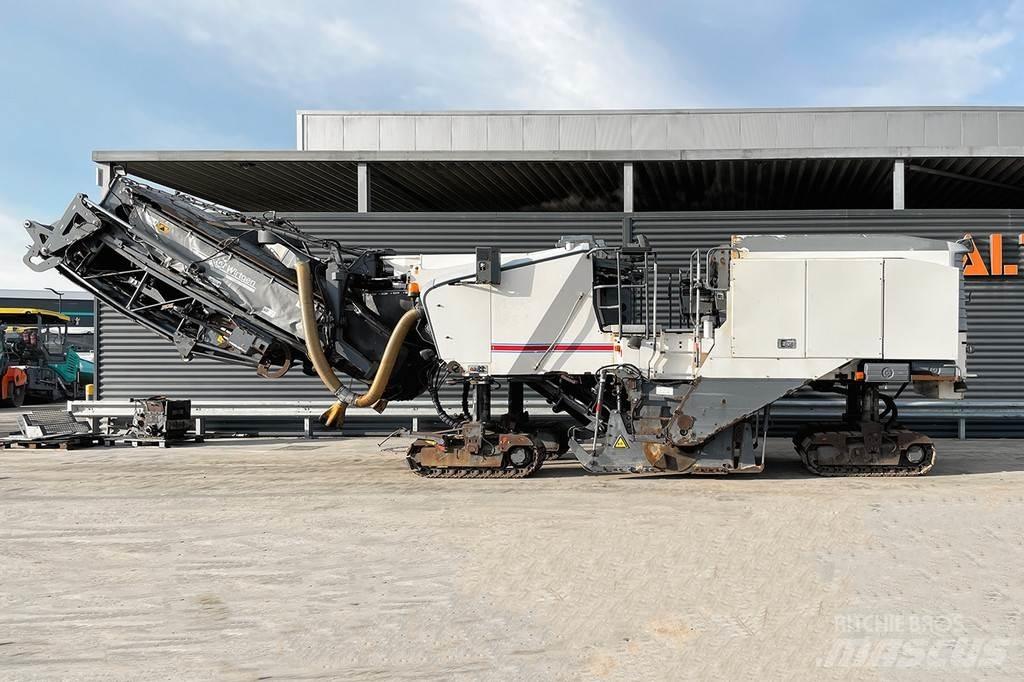 Wirtgen W 210 ماكينات الكشط البارد للأسفلت