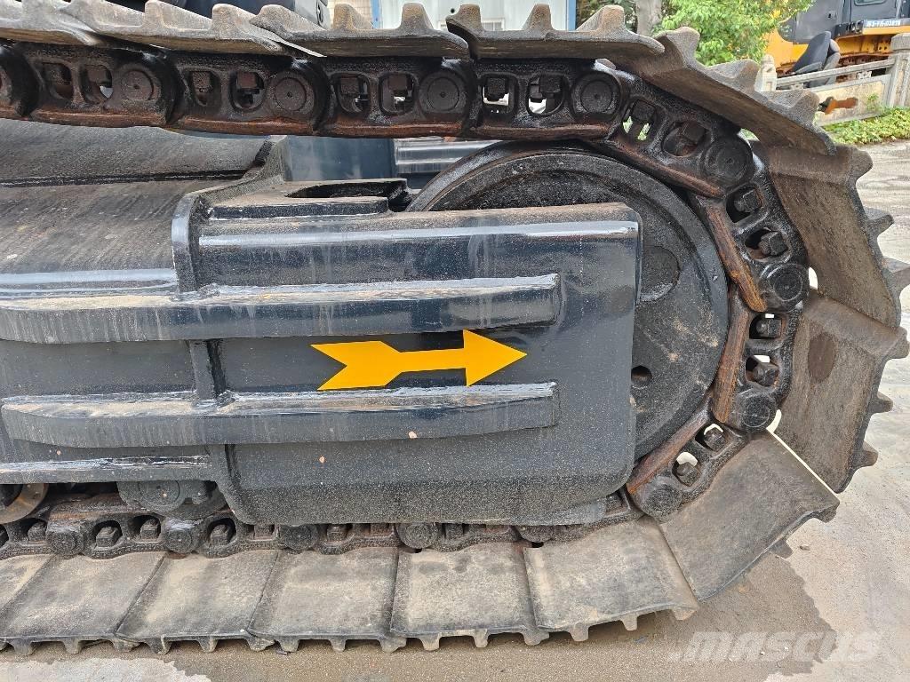 Hyundai R350L حفارات زحافة