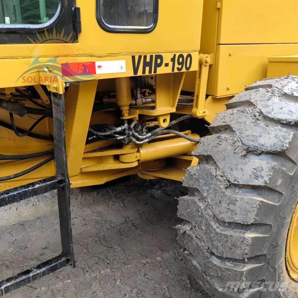 CAT 140 K معدات تمهيد الطرق