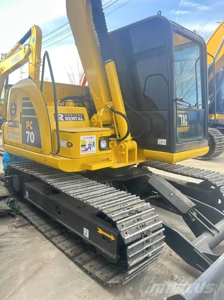Komatsu PC 70 حفارات زحافة
