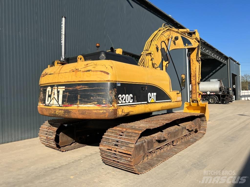 CAT 320C L حفارات زحافة