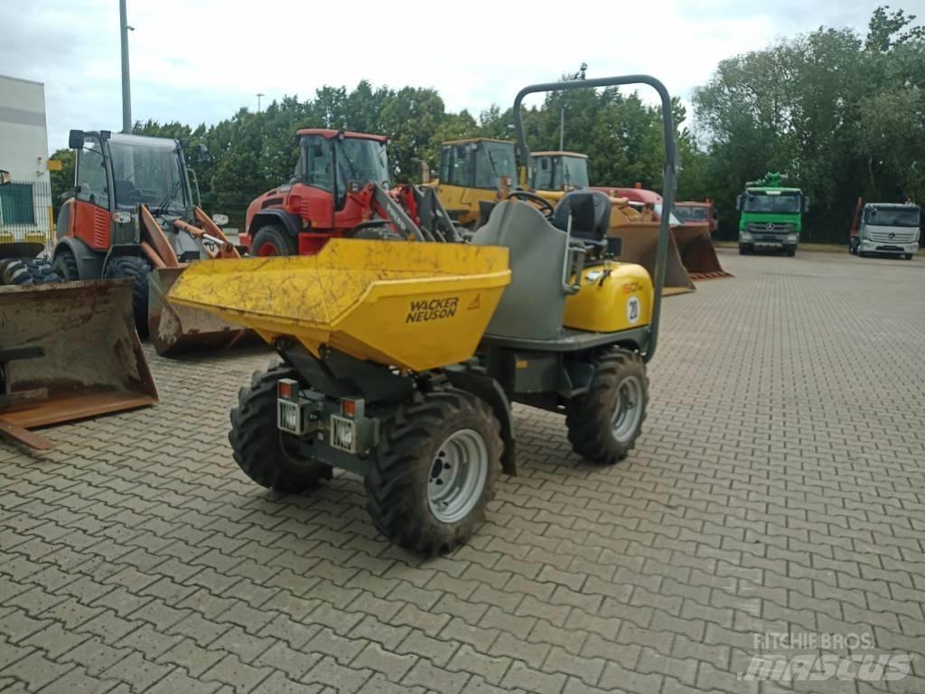 Wacker Neuson 1501 عربات نقل قلابة للمواقع