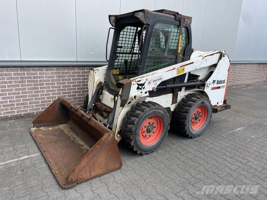 Bobcat S550 لوادر انزلاقية التوجيه