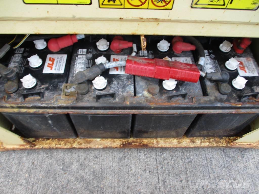 JLG 6RS (765) رافعات مقصية الشكل