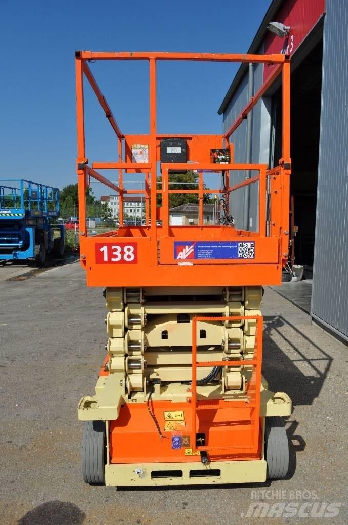 JLG 10 RS رافعات مقصية الشكل