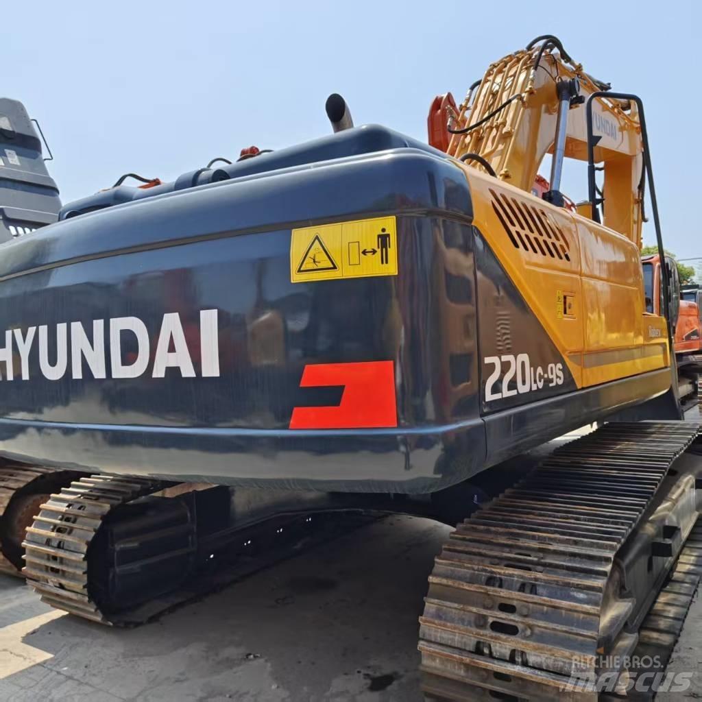 Hyundai 220lc-9s حفارات زحافة