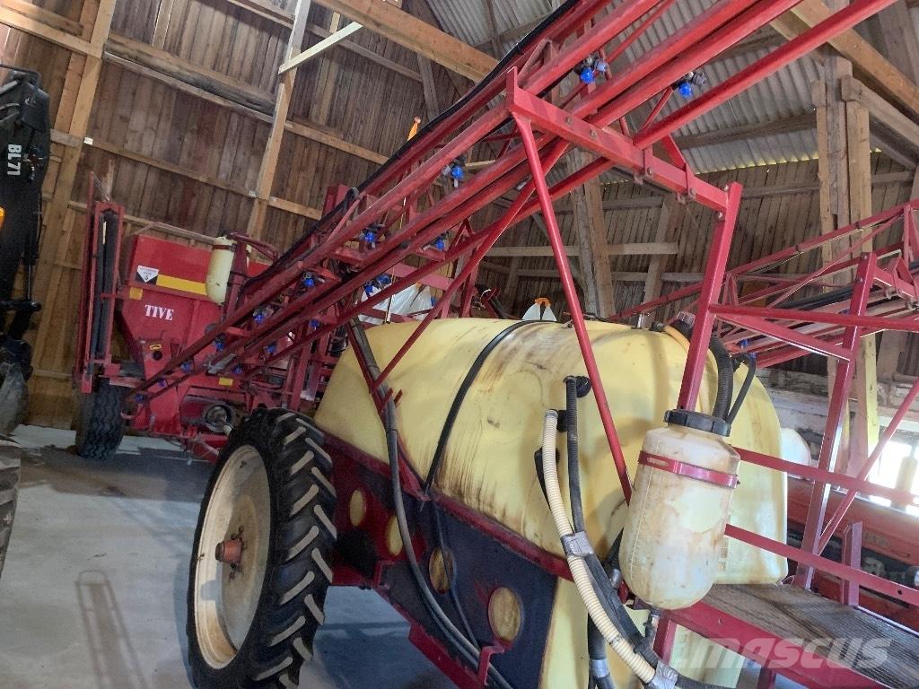 Hardi TZY 2400 الرشاشات