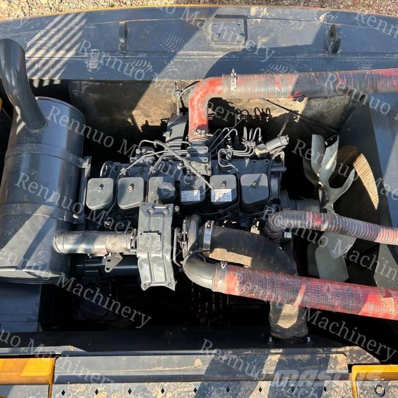 Hyundai 215 حفارات زحافة