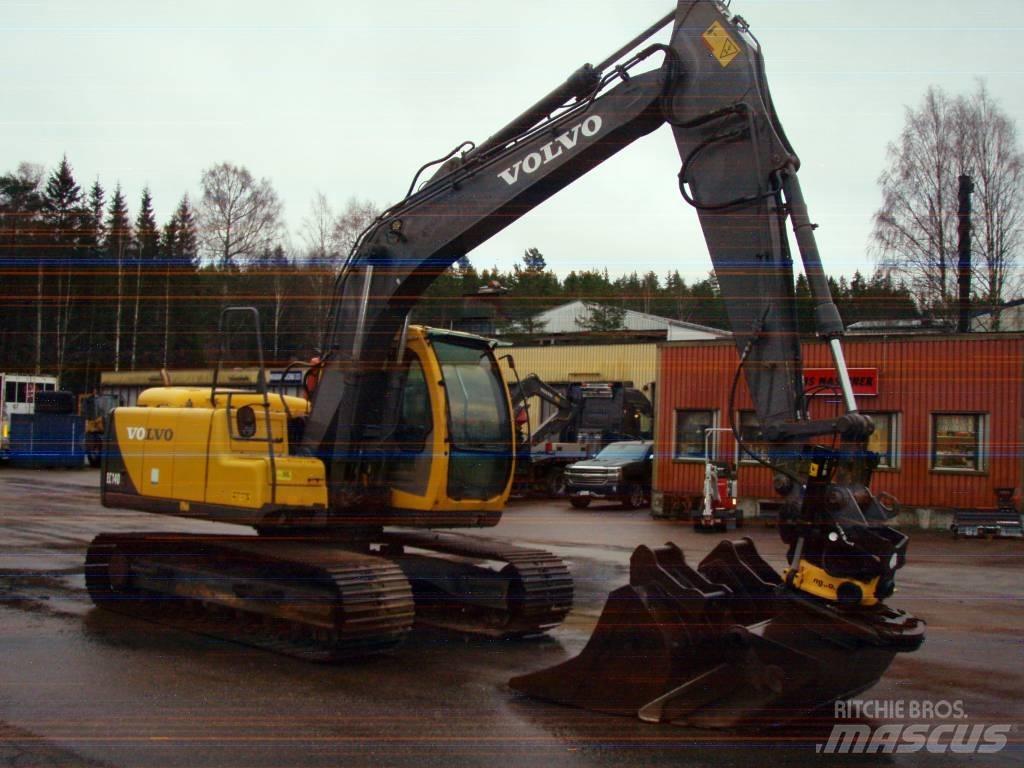 Volvo EC 140 LC حفارات زحافة