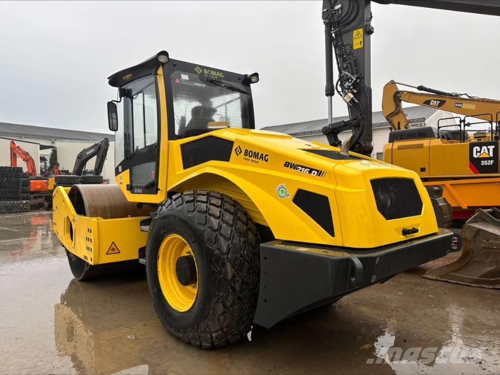 Bomag BW216D-5 مداحل أحادية الأسطوانة