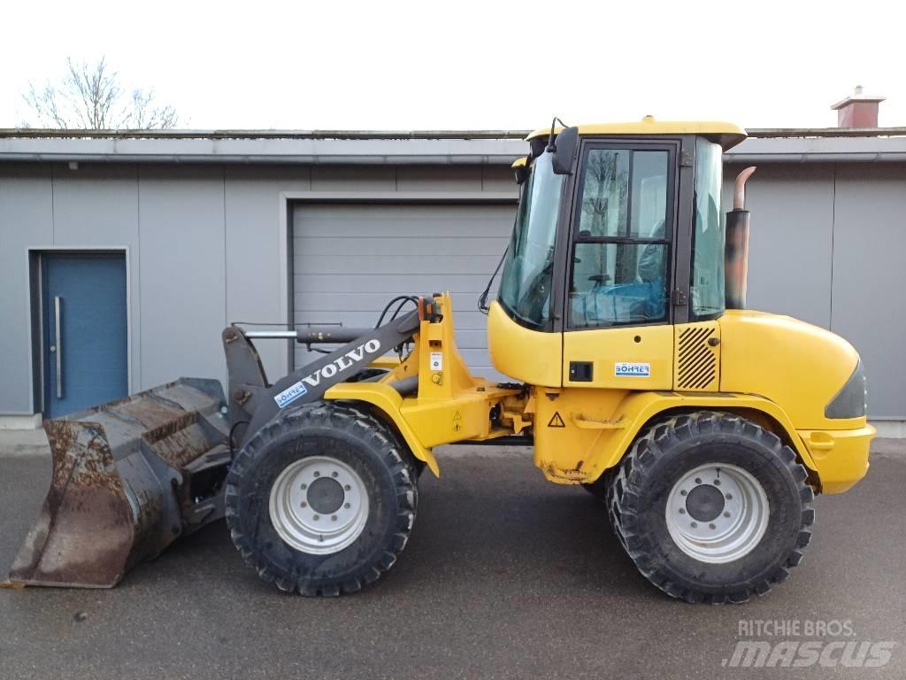 Volvo L 30 B لوادر بعجل