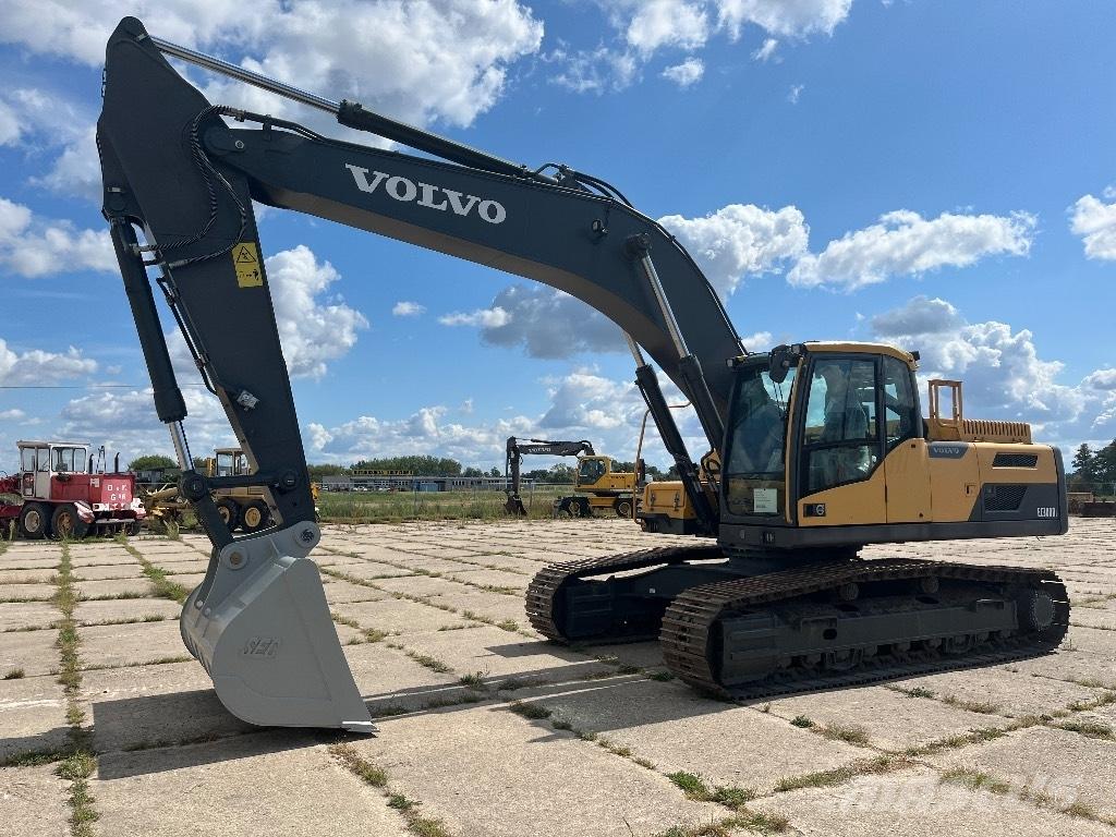 Volvo EC 300 D L حفارات زحافة