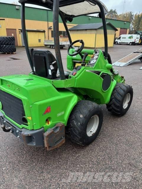 Avant 528 الجرارات