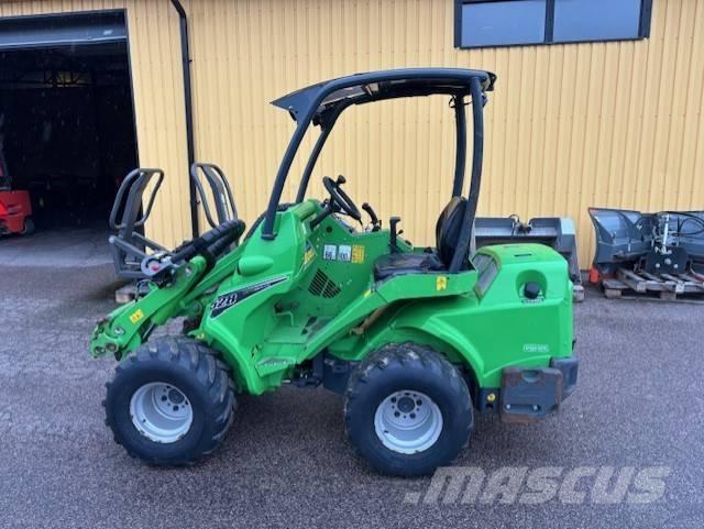 Avant 528 الجرارات