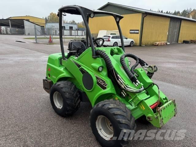 Avant 528 الجرارات