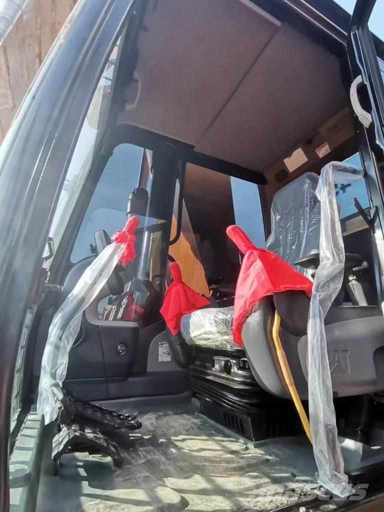 CAT 340 D L حفارات زحافة