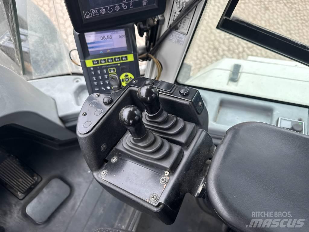 Liebherr L576 لوادر بعجل
