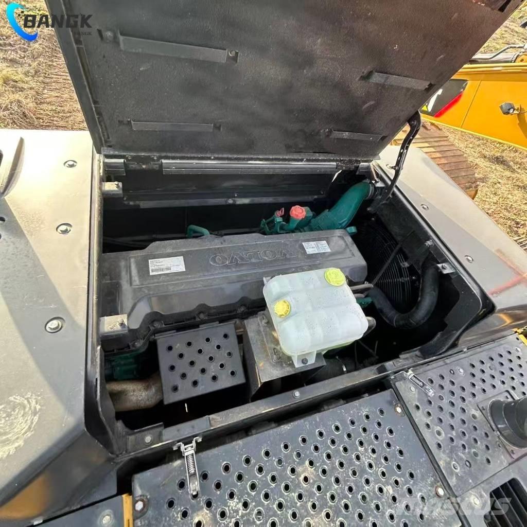 Volvo EC 380 D حفارات زحافة