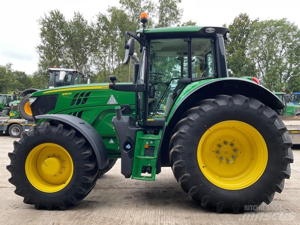John Deere 6155 M الجرارات