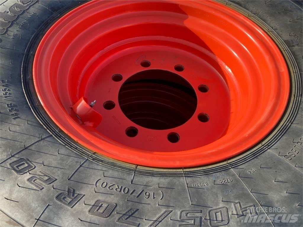 Mitas 4x 405/70R20 ملحقات أخرى للجرارات