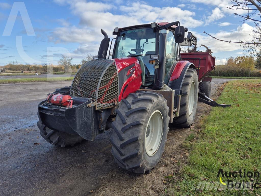 Valtra N114 EH شاحنات