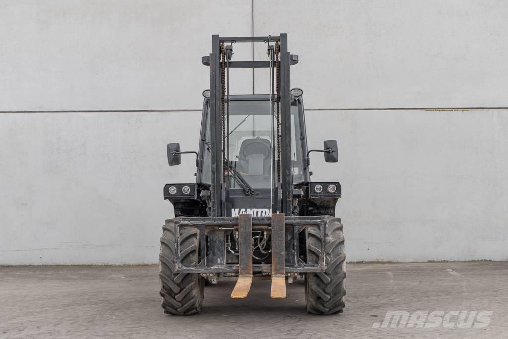 Manitou M 30-4 شاحنات الديزل