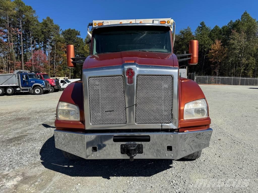 Kenworth T 880 شاحنات قلابة