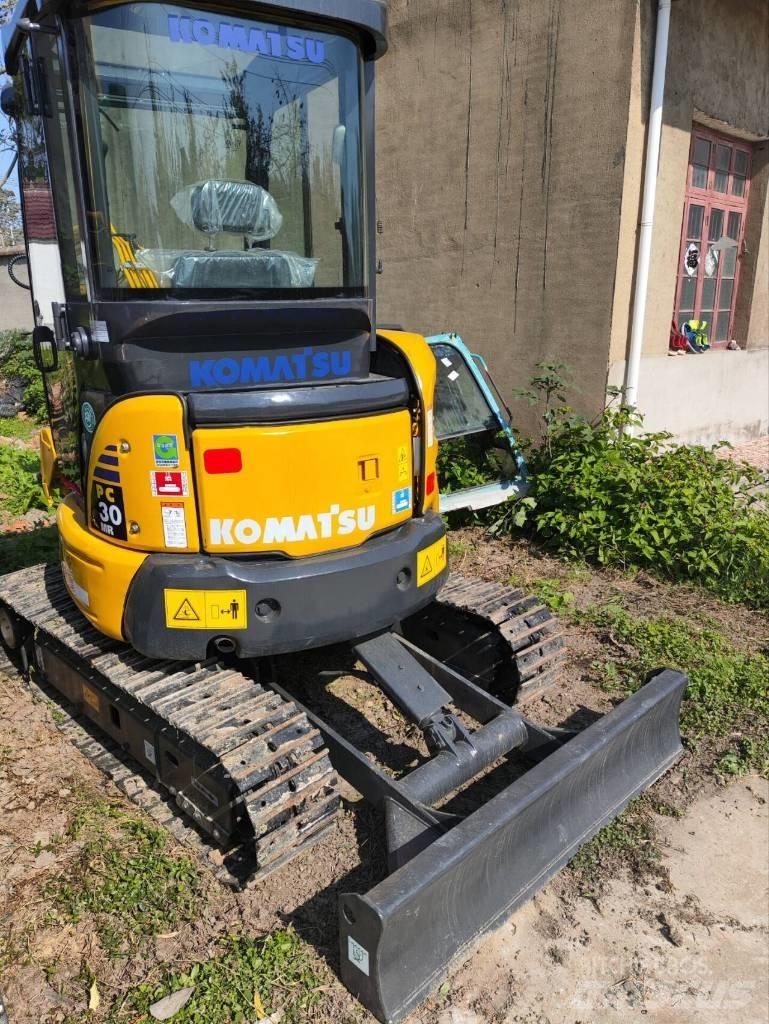 Komatsu PC 30 MR حفارات صغيرة أقل من 7 طن (حفارات صغيرة)