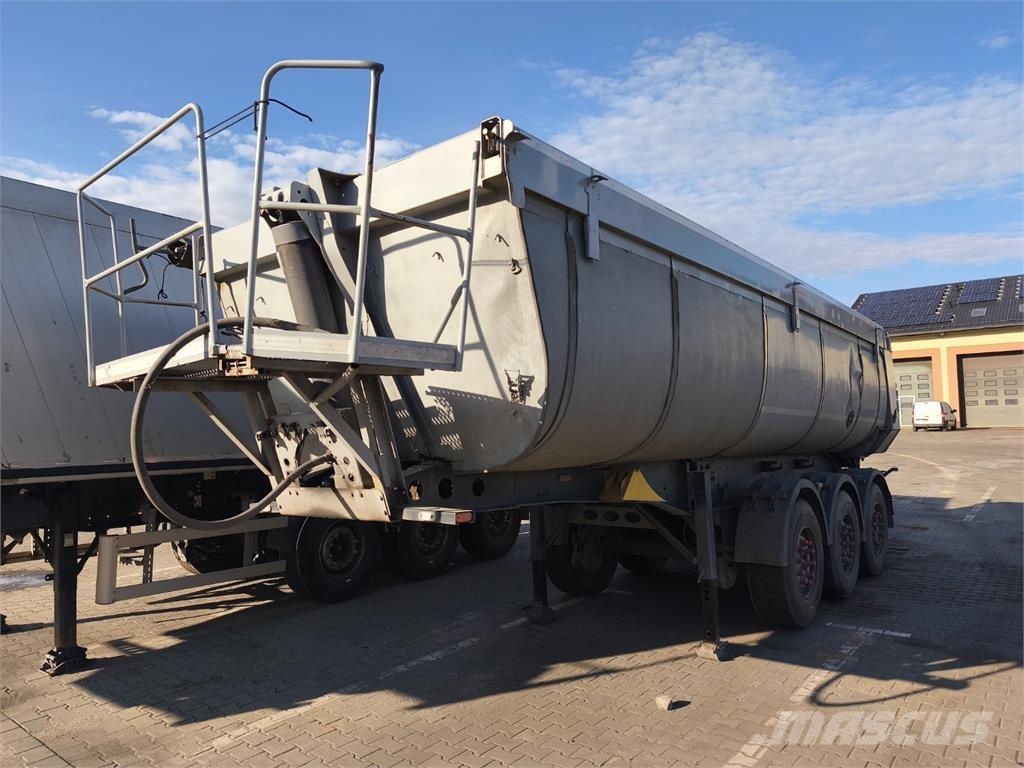 Schmitz SKI مقطورات ذات هيكل صندوقي