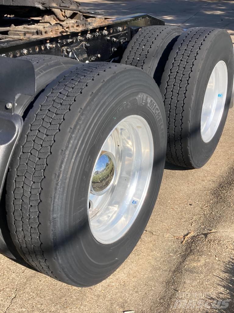Western Star 5700 XE وحدات الجر