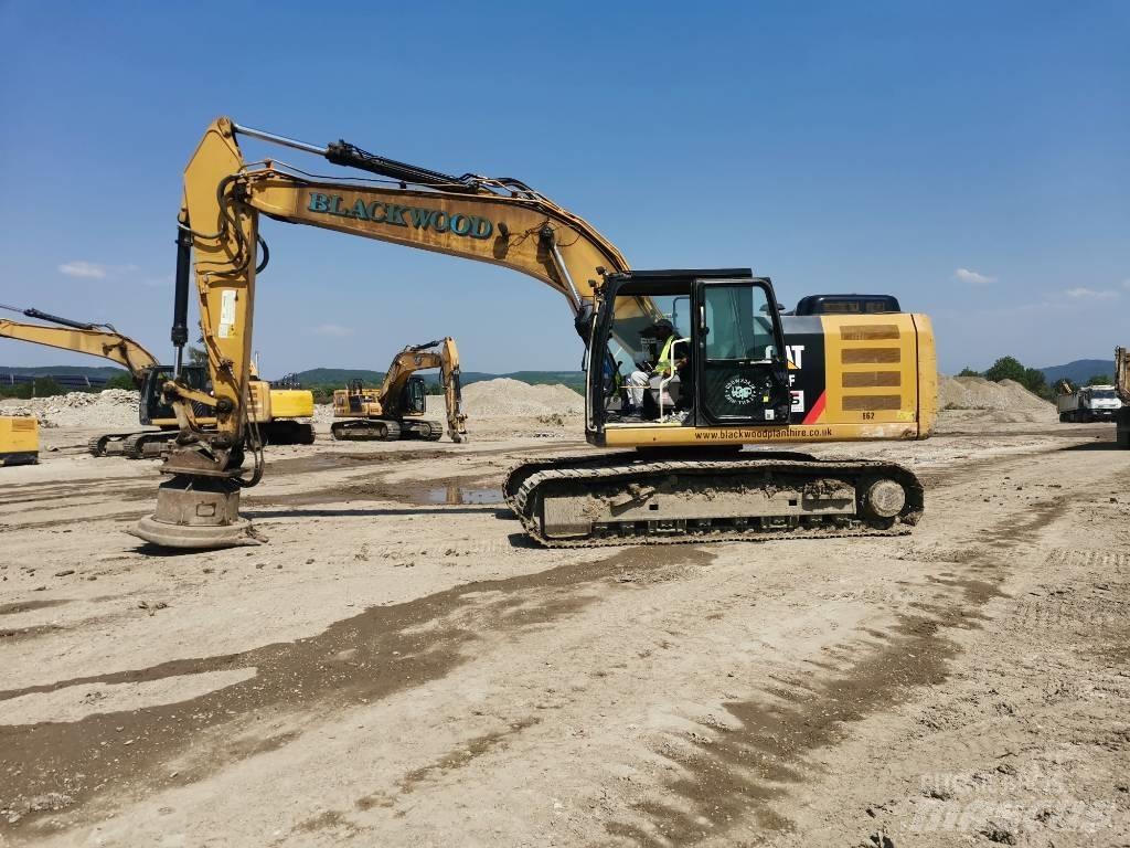 CAT 320 F حفارات زحافة