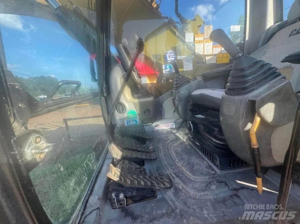 CAT 320 D LRR حفارات زحافة