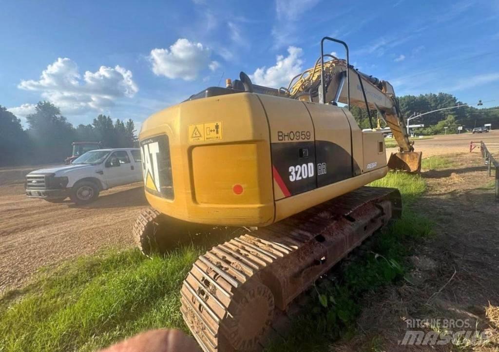 CAT 320 D LRR حفارات زحافة