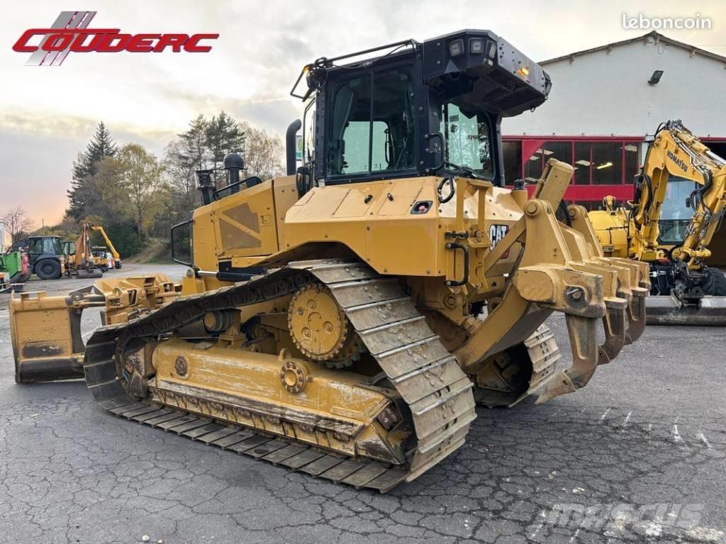 CAT D 5 بلدوزرات مجنزرة